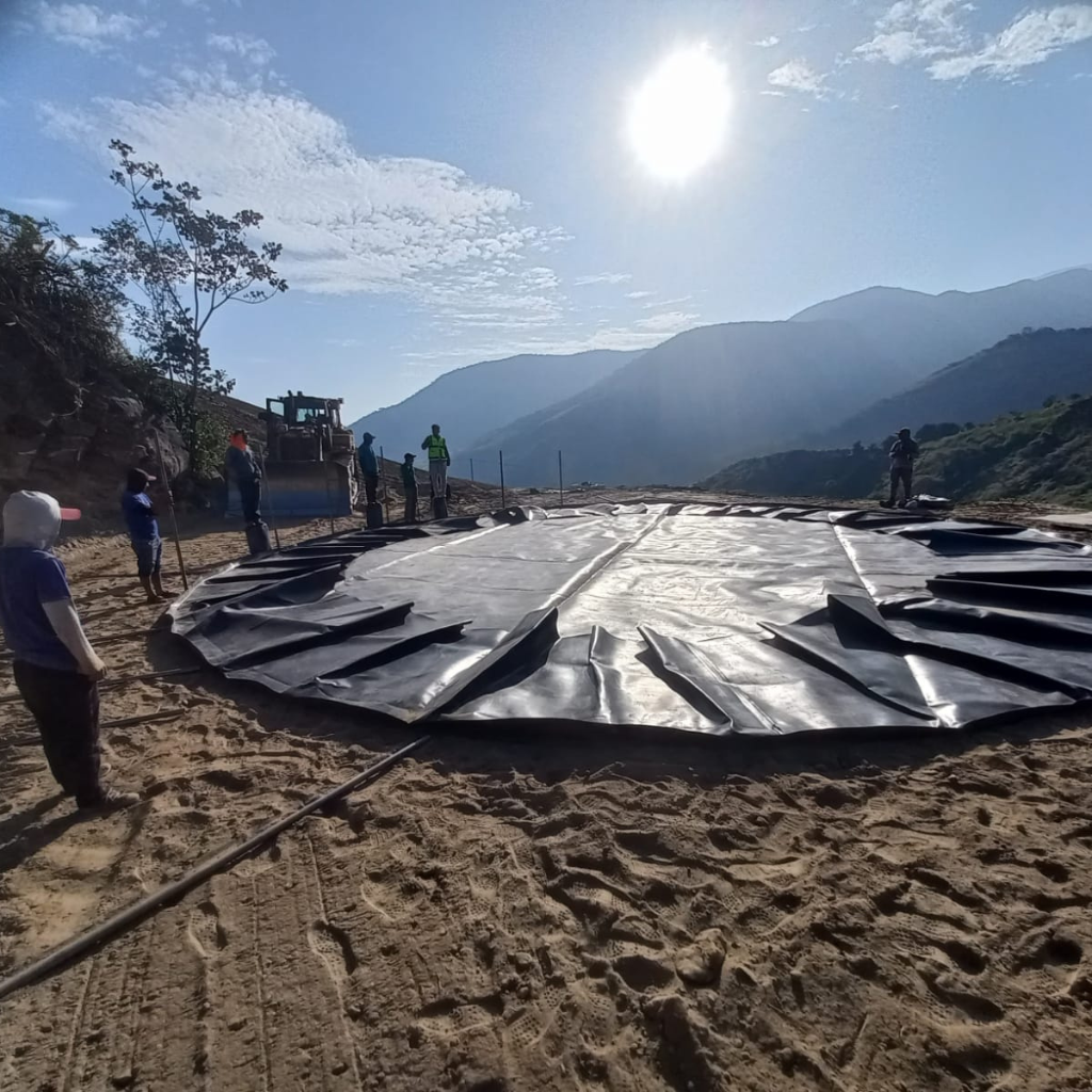 inicio del instalación de geotanque